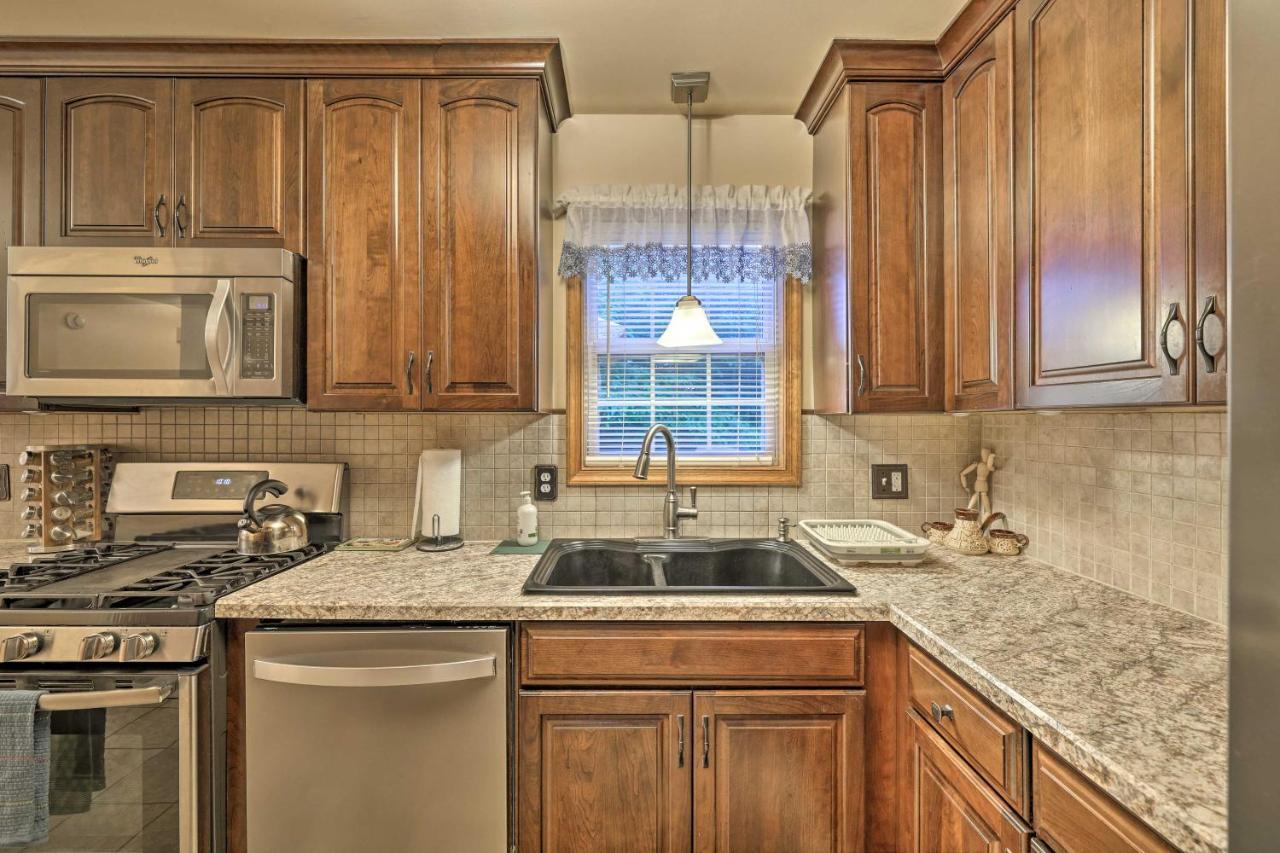 Spacious Tobyhanna Home With Lake Access And Fire Pit! Dış mekan fotoğraf
